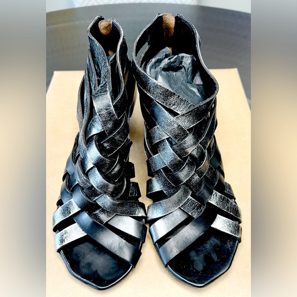 MARSELL LEATHER GLADIATOR SANDALS IN ACCIAIO-NERO WITH A ZIPPER ON BACK